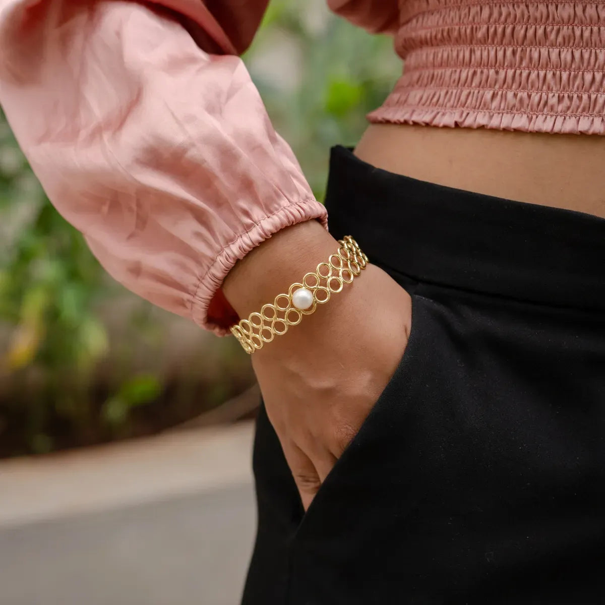 Freshwater pearl bubbles bangle