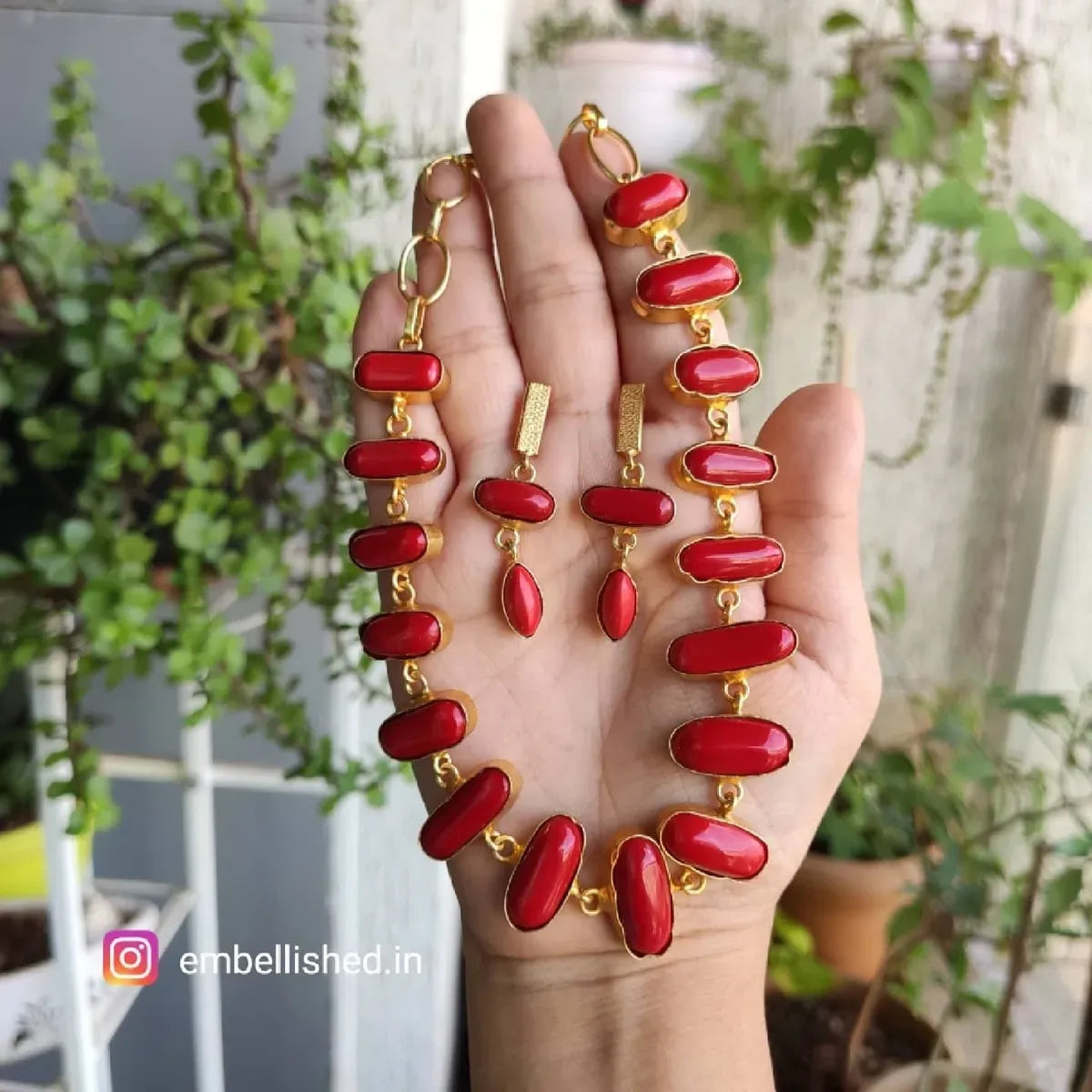 Simulated coral necklace set