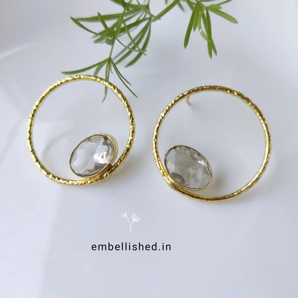 Loop studs with colored stones - sparkle