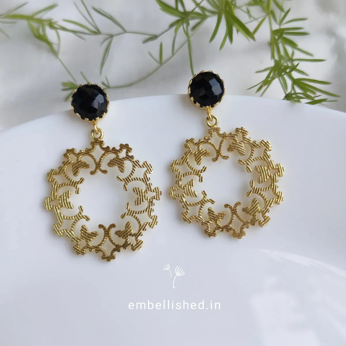 Gold filigree loop drops - black