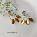Round leafy studs - blue