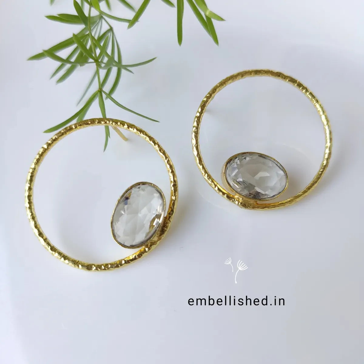 Loop studs with colored stones - sparkle