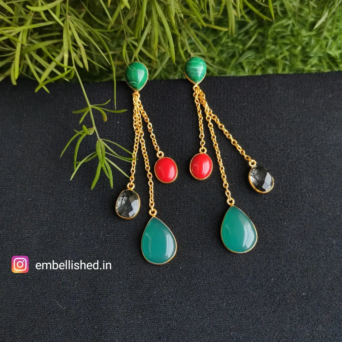 Dangling stones on chain earrings - malachite