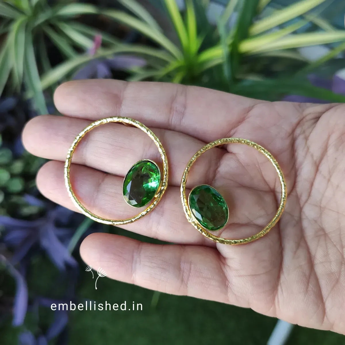 Loop studs with colored stones - olive