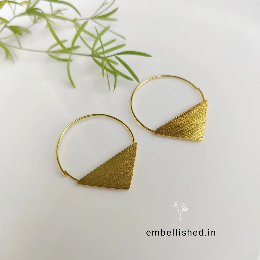 Brush textured triangle loops