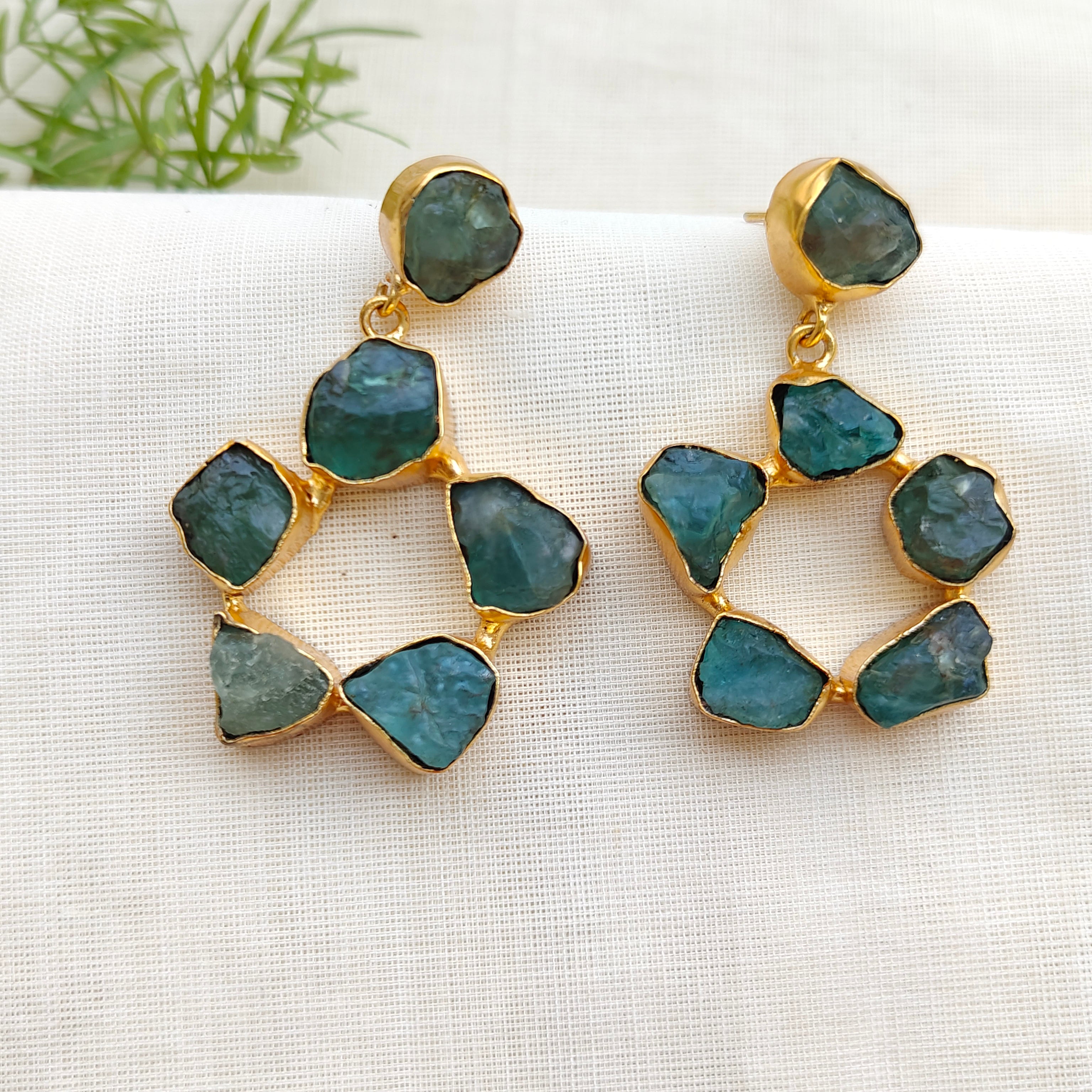 Posh uncut Aventurine stone circle drop earrings