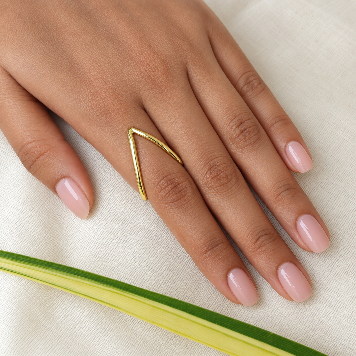 Golden Wishbone finger ring