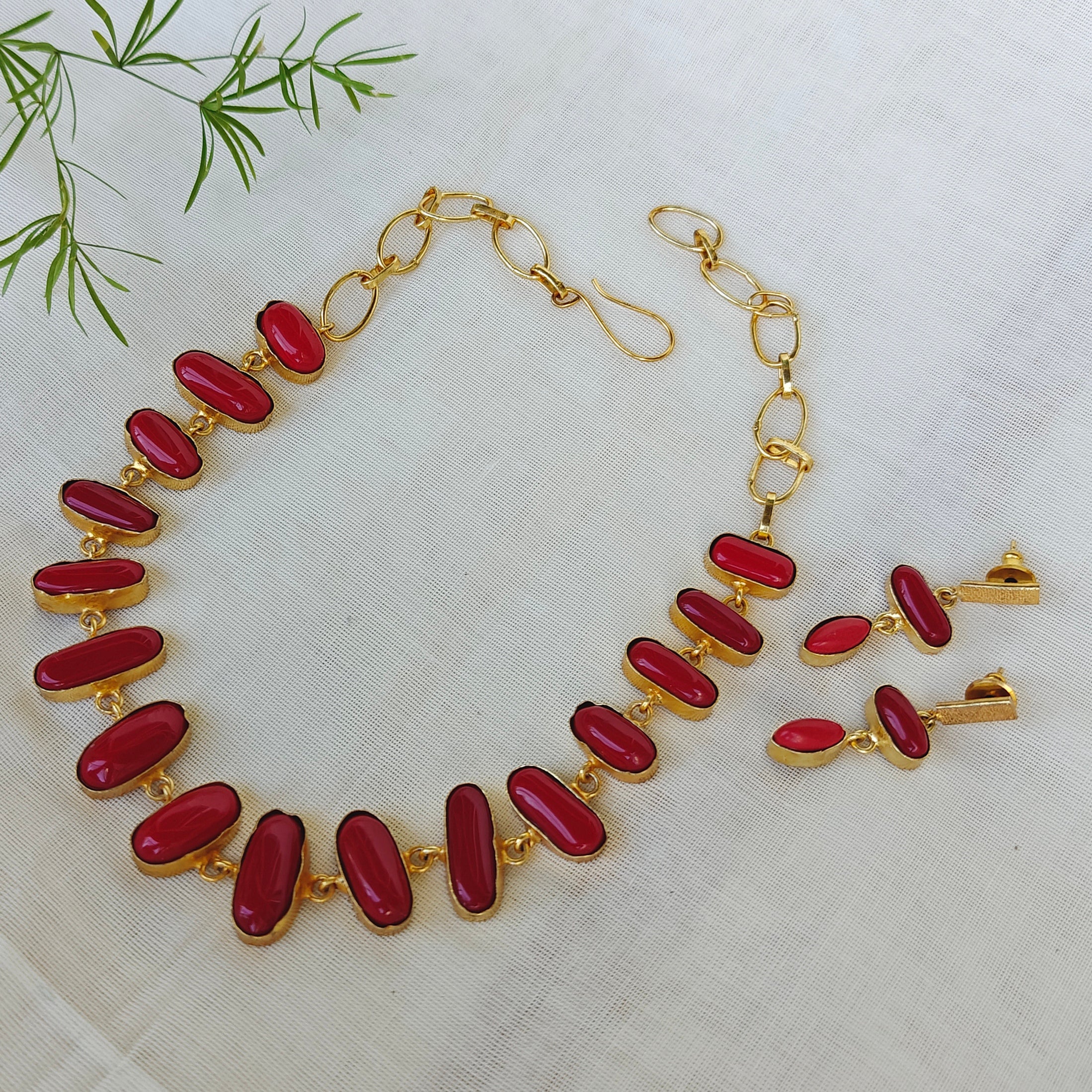 Simulated coral necklace set