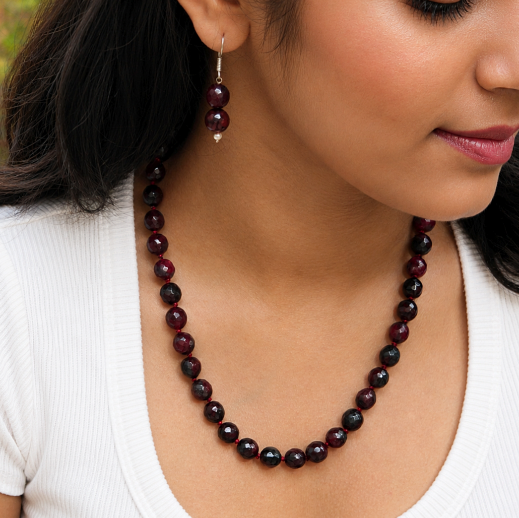 Onyx beads necklace and danglers