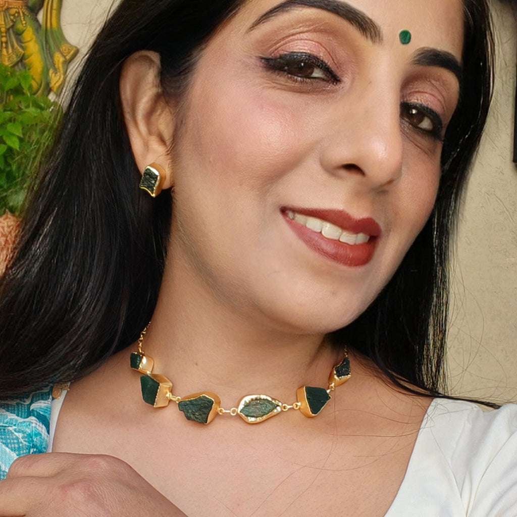 Green Aventurine nuggets choker with studs