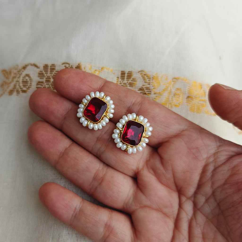 🟥 Red Pearl Halo studs