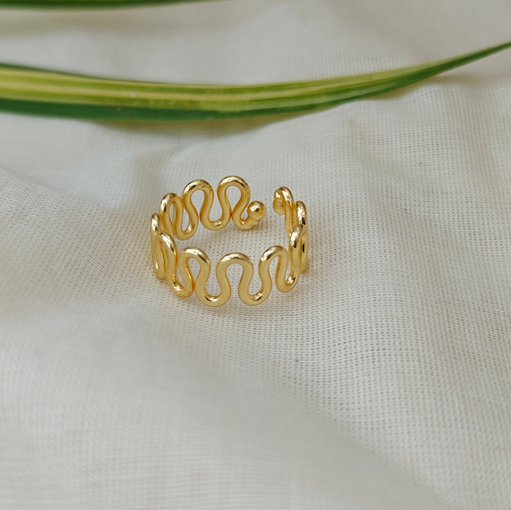 Golden Wave Band finger ring