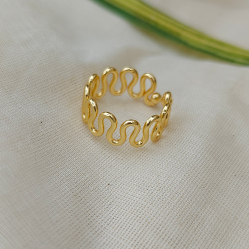 Golden Wave Band finger ring
