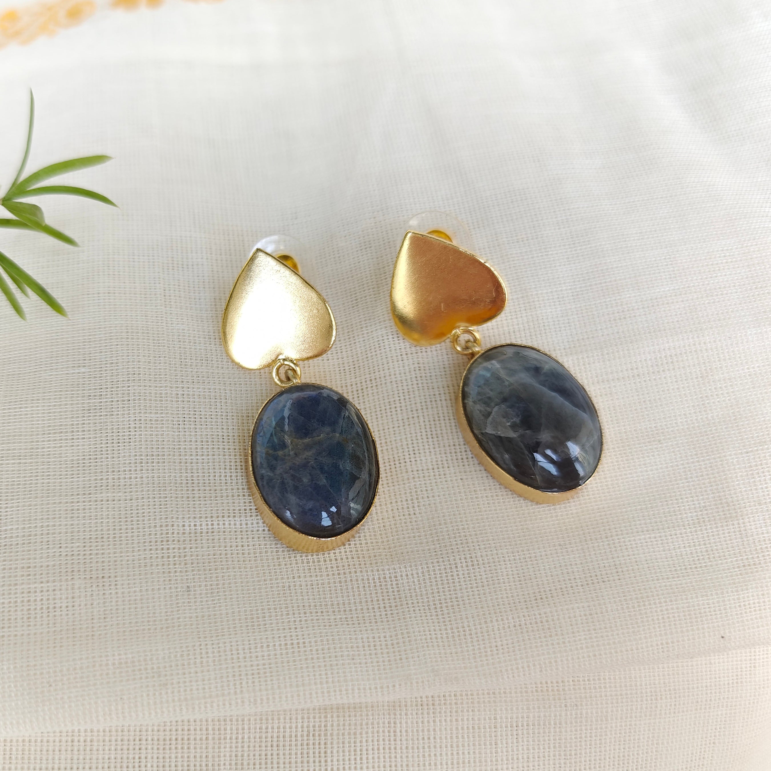 Labradorite heart drops 💙