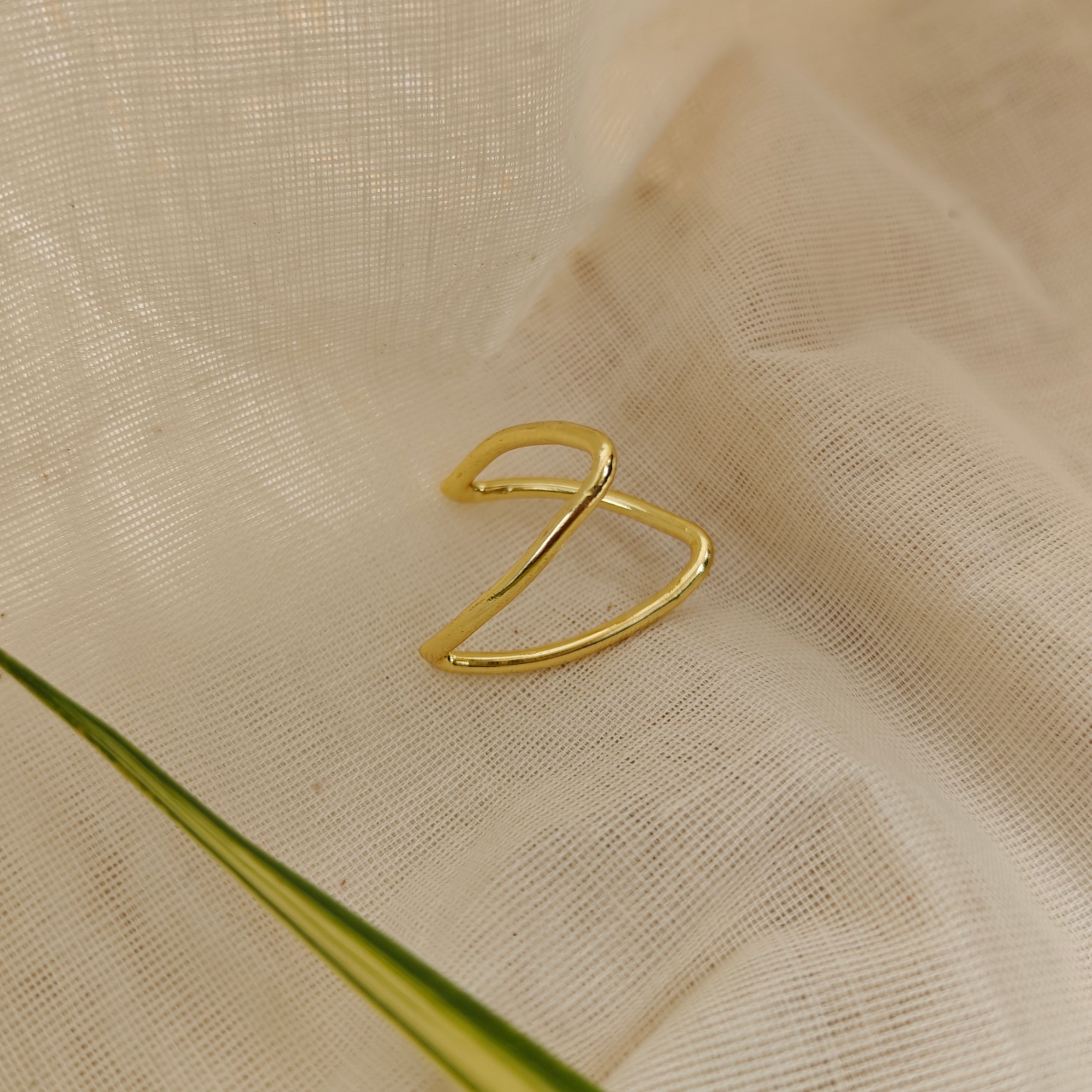 Golden Wishbone finger ring