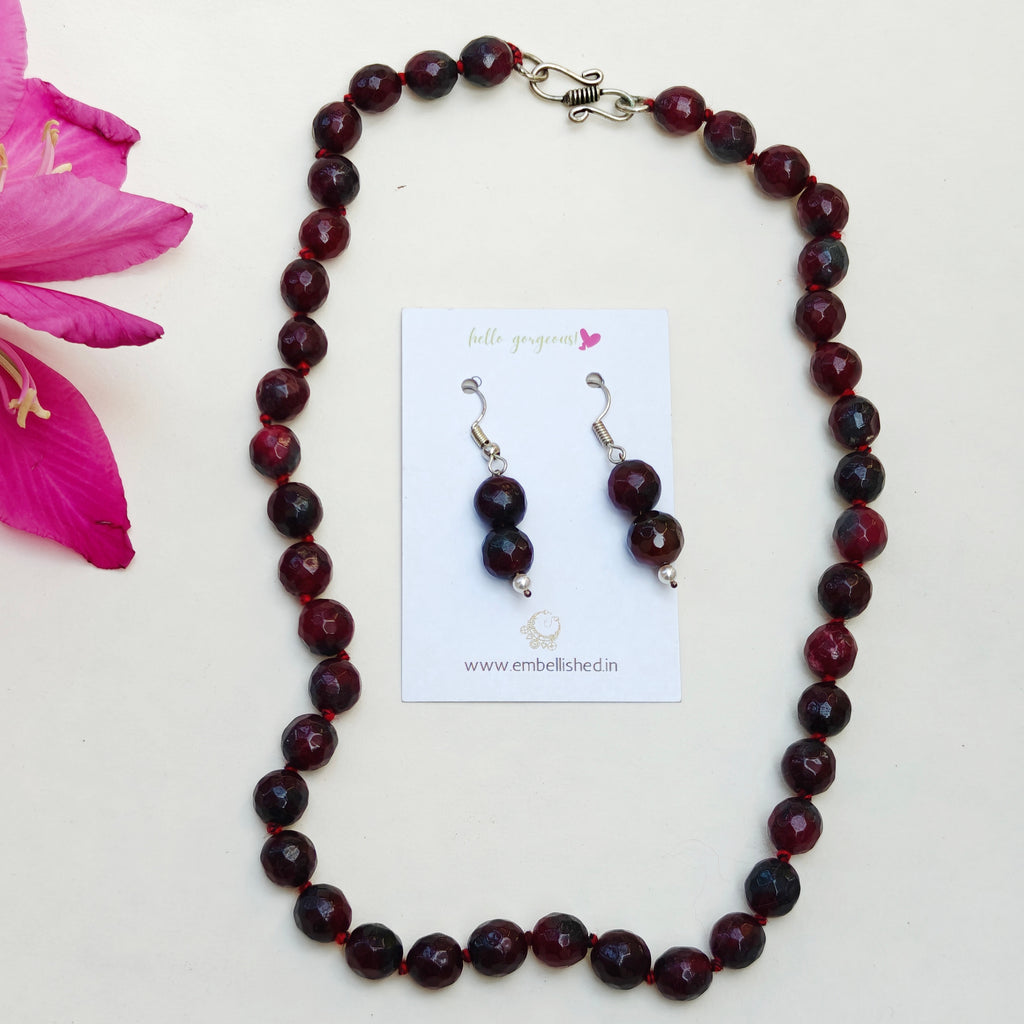 Onyx beads necklace and danglers