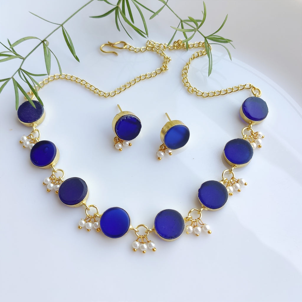 Button choker set with pearl hangings - blue