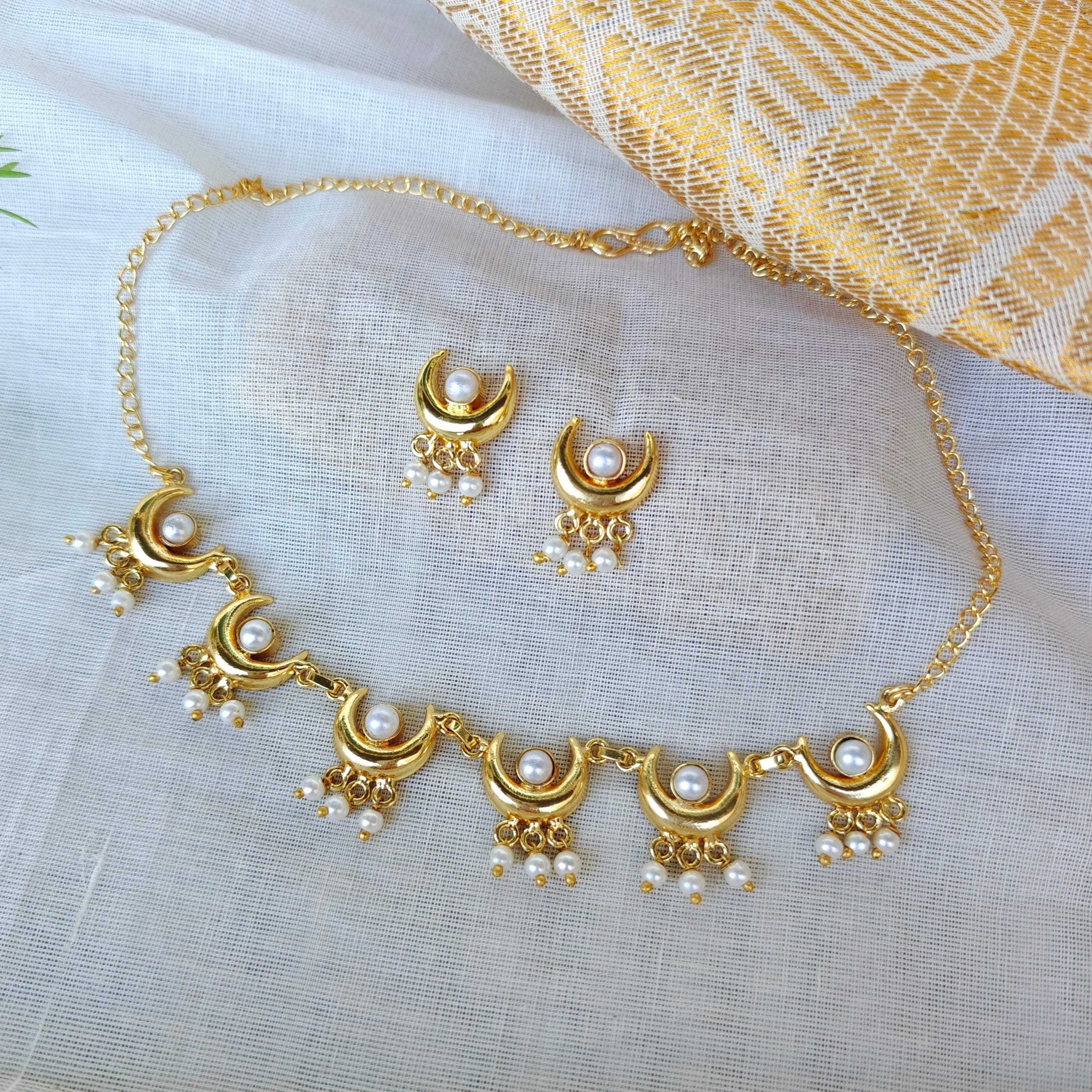 Chandrakor pearl choker set