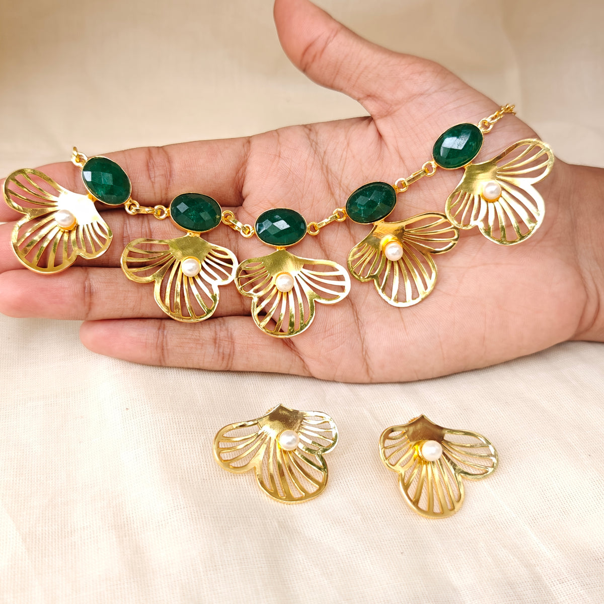 Vibrant Stones and Filigree Blooms necklace set