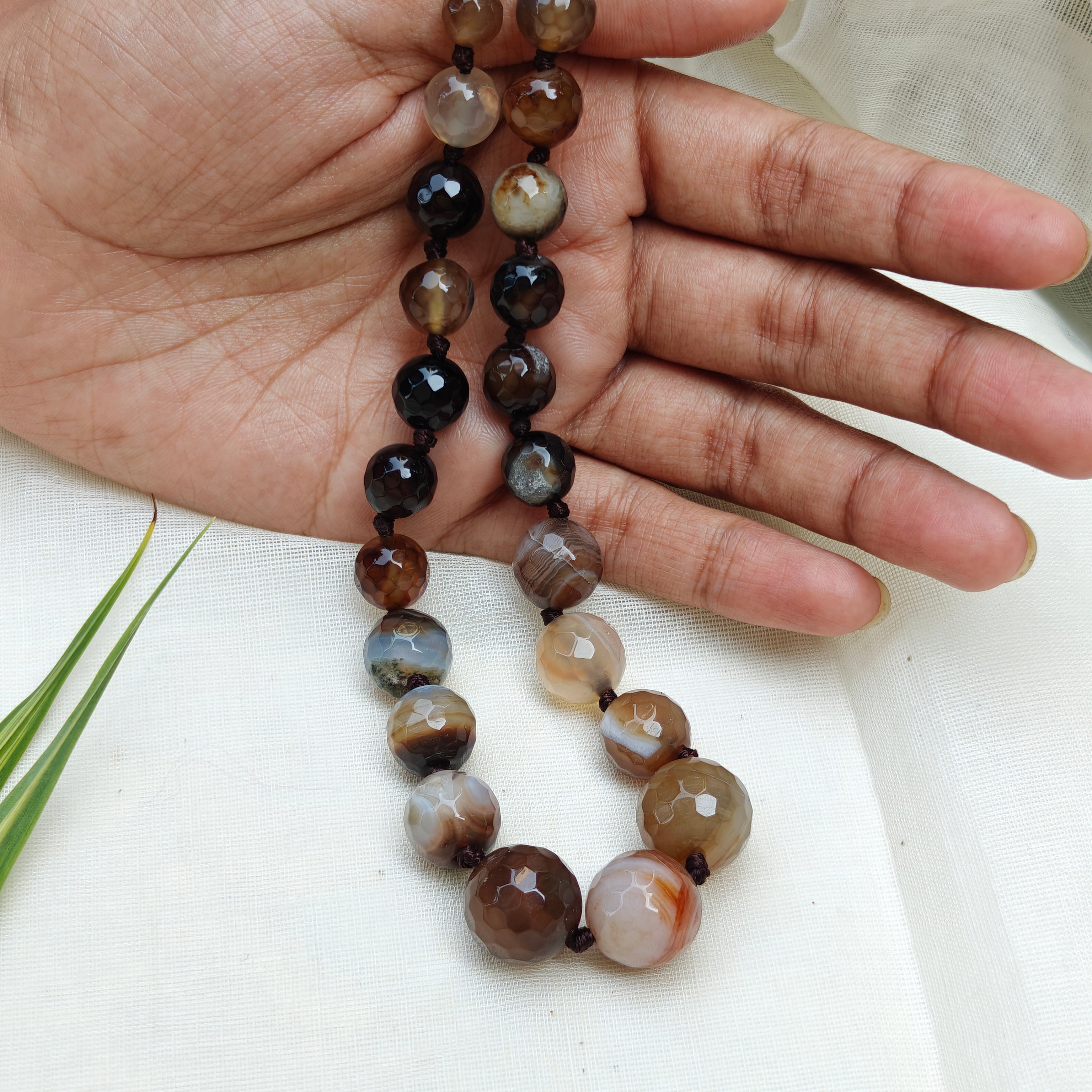 Agate graded beads necklace