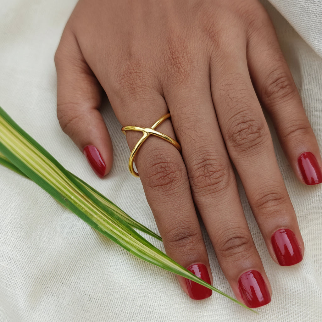 Golden Cross finger ring