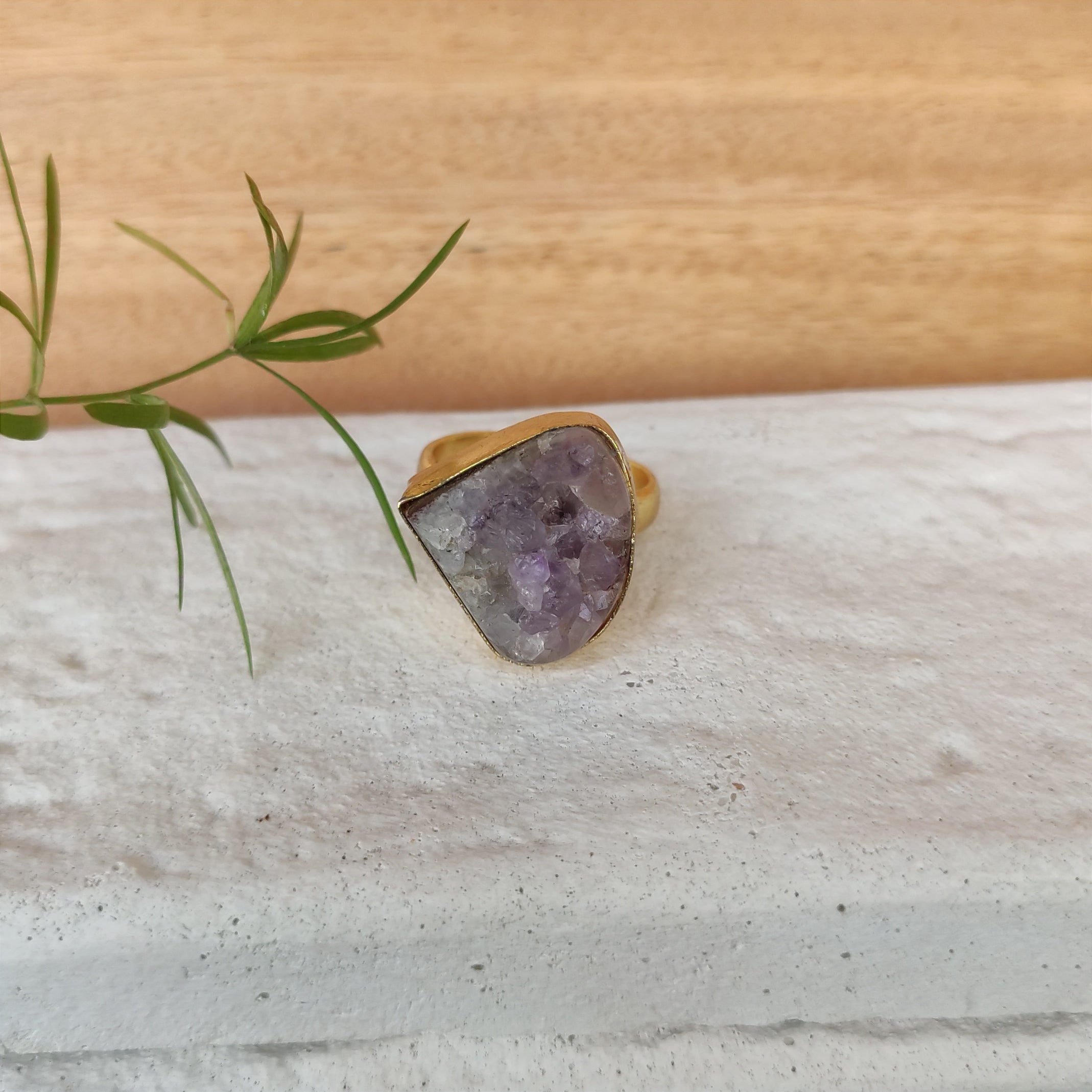 Amethyst nugget finger ring
