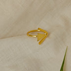 Golden Arrow finger ring