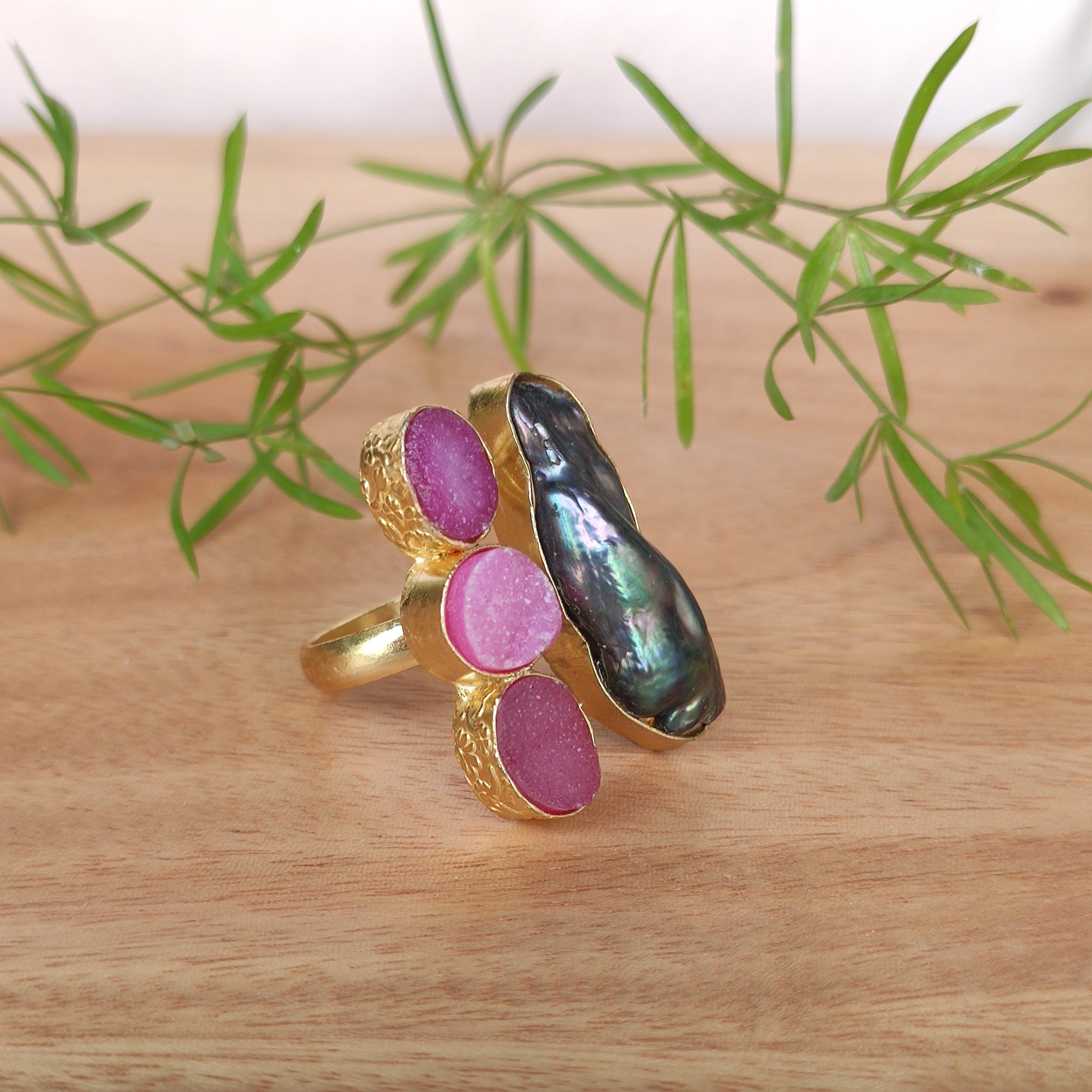 Biwa pearl and sugar druzy open finger ring