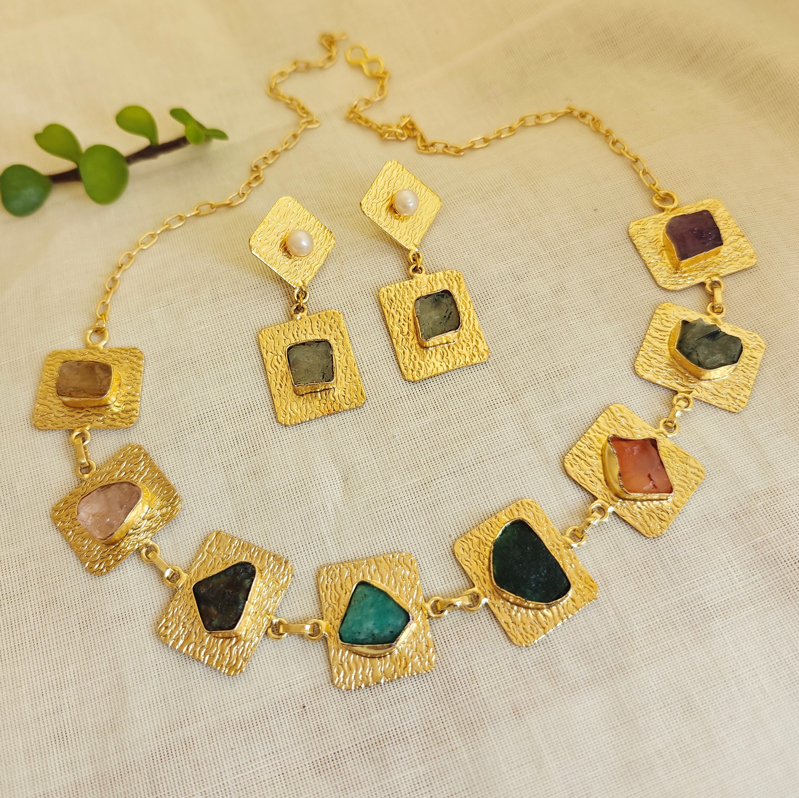 Bohemian Textured Raw Stone necklace set