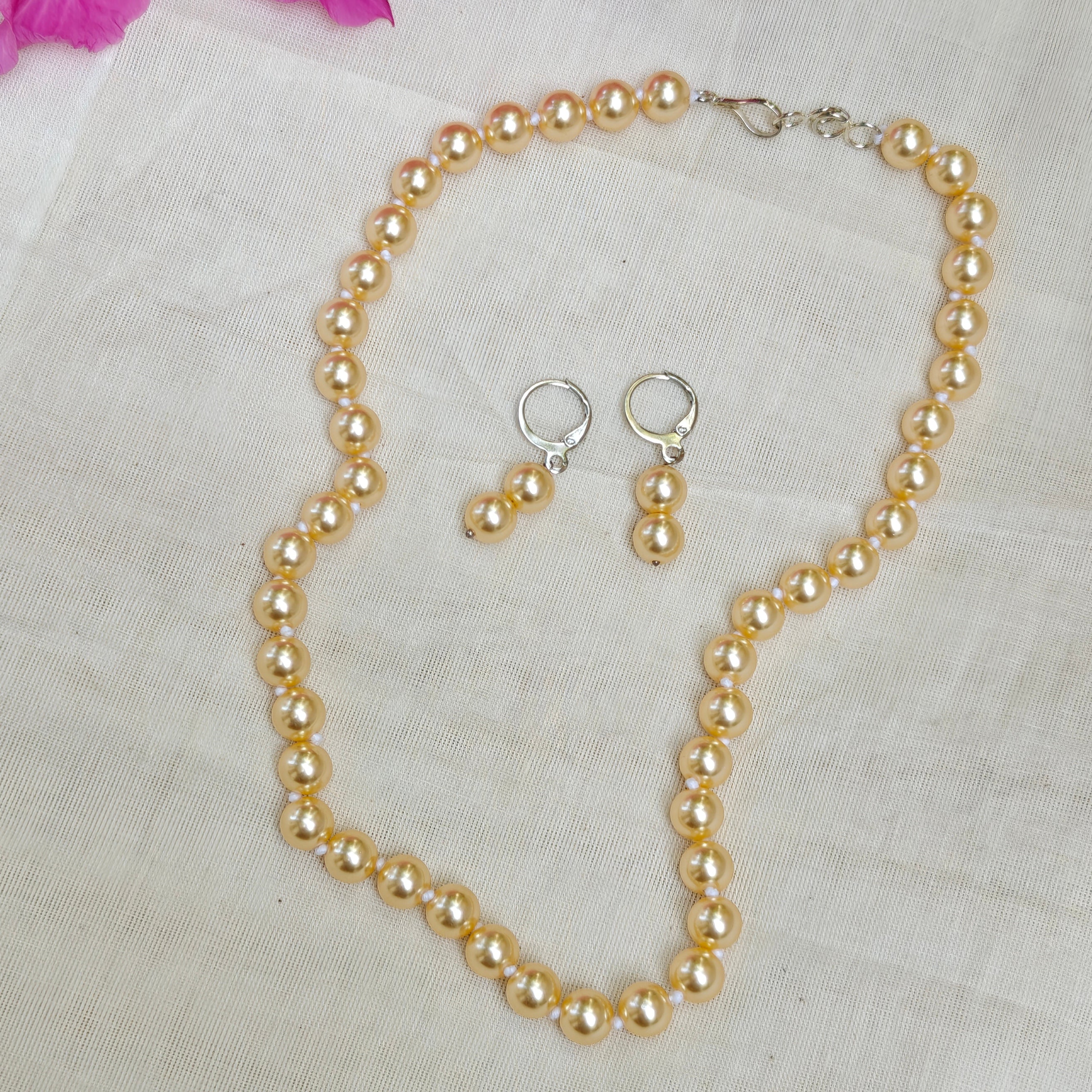 Timeless classic pearl necklace set - peach