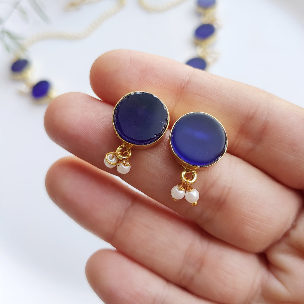 Button choker set with pearl hangings - blue