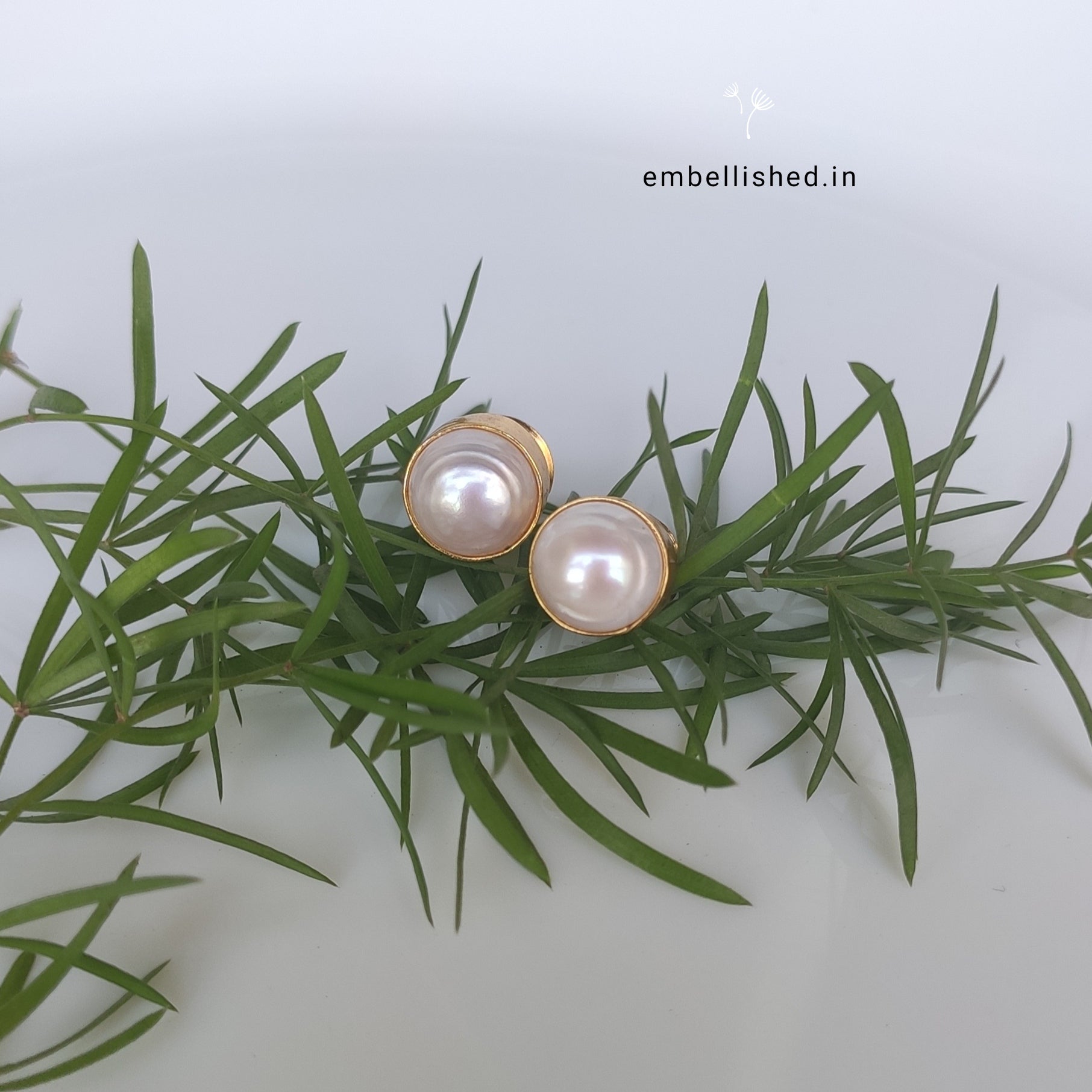 Fresh water pearl studs