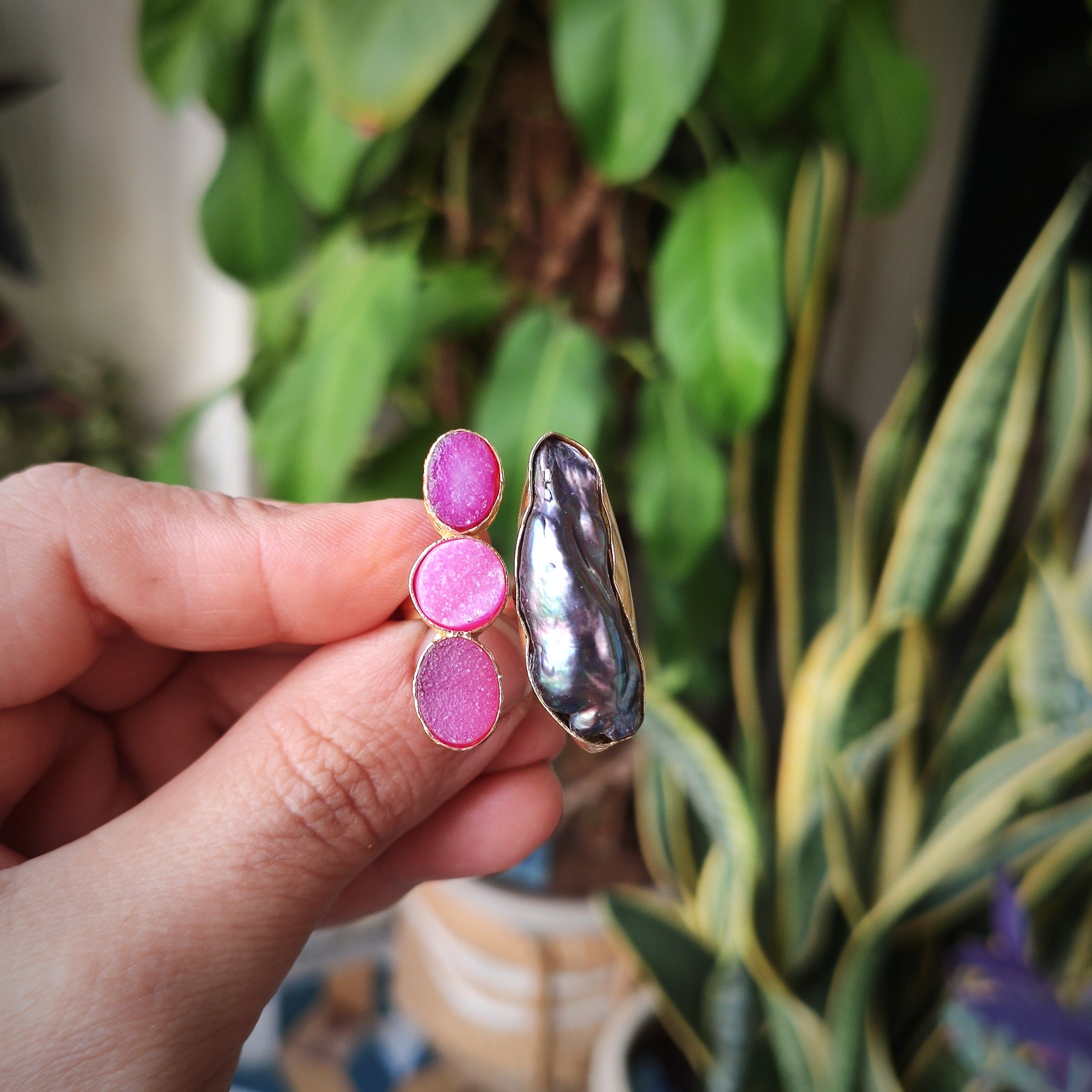 Biwa pearl and sugar druzy open finger ring