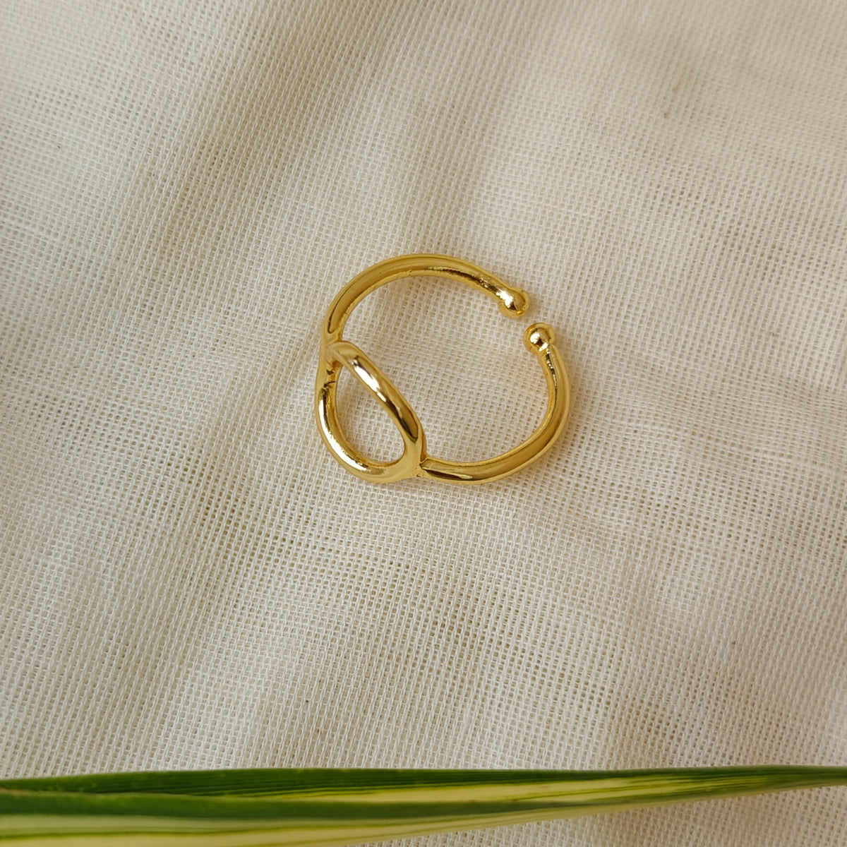 Golden Bubble finger ring
