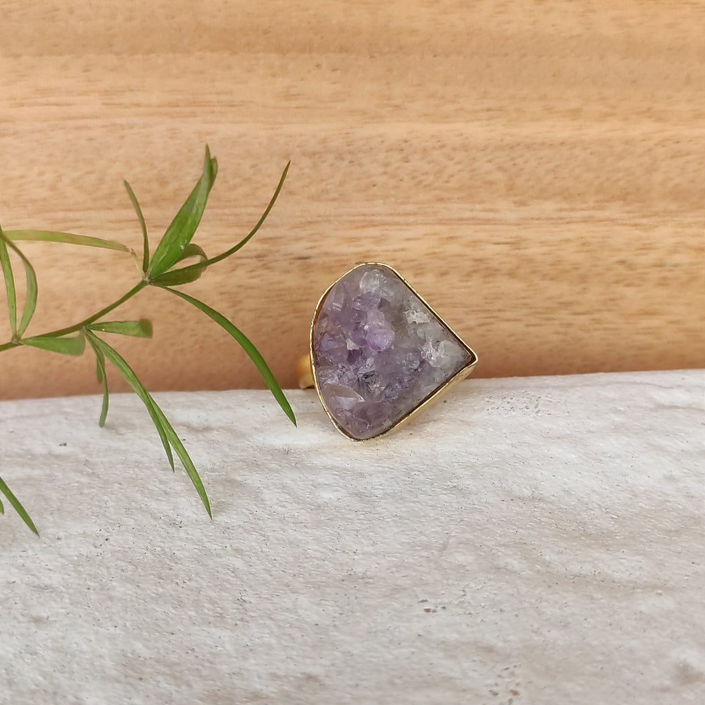 Amethyst nugget finger ring