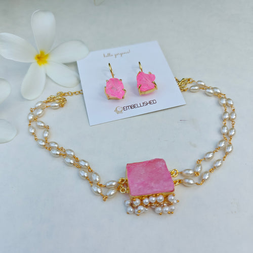 Stone Centerpiece Pearls Choker set