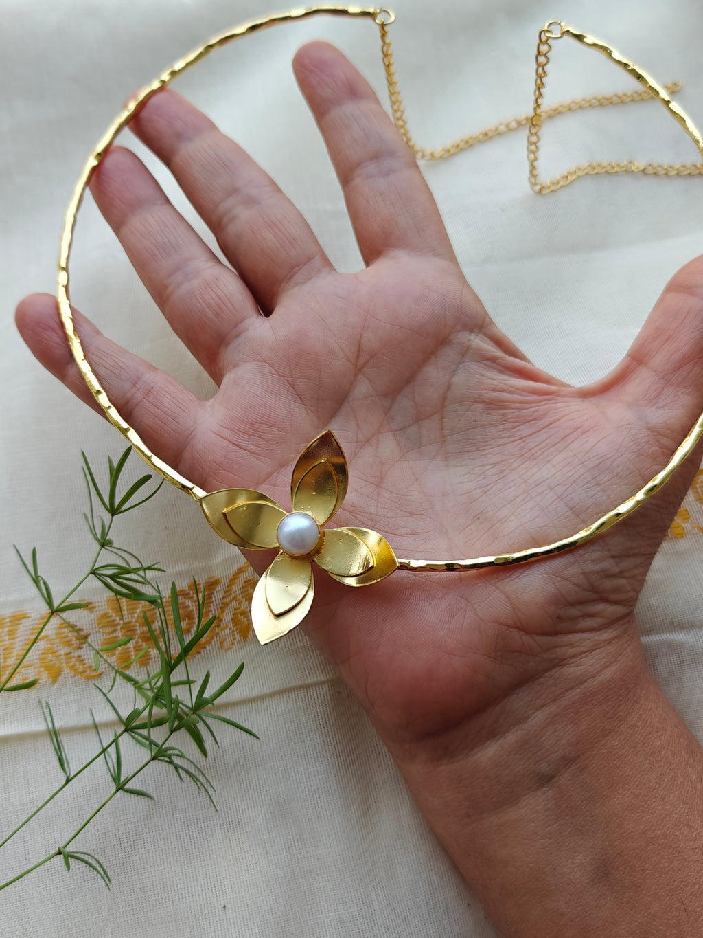 Blooming Aura Pearl Floral Hasli set