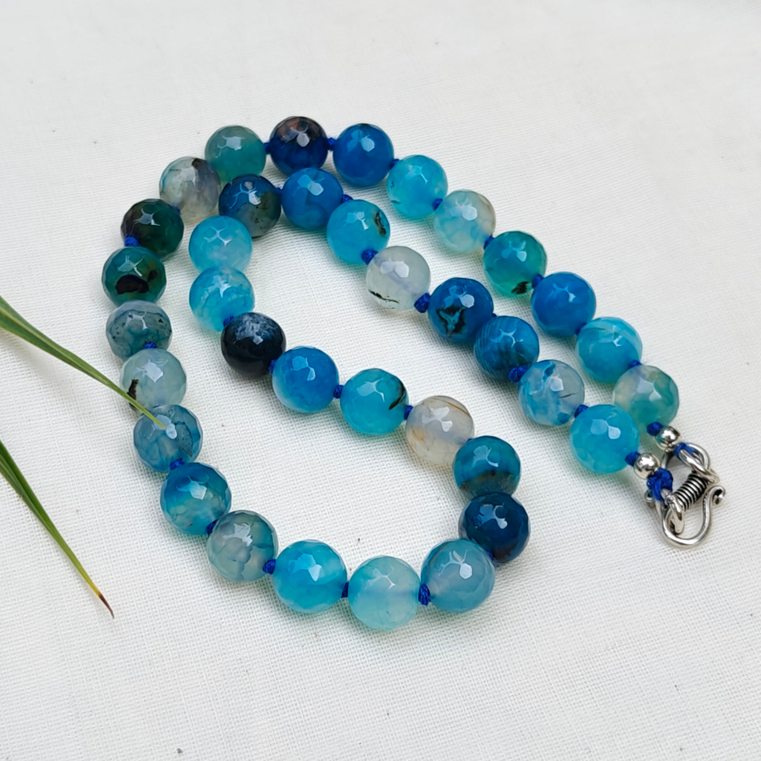 Agate beads short necklace