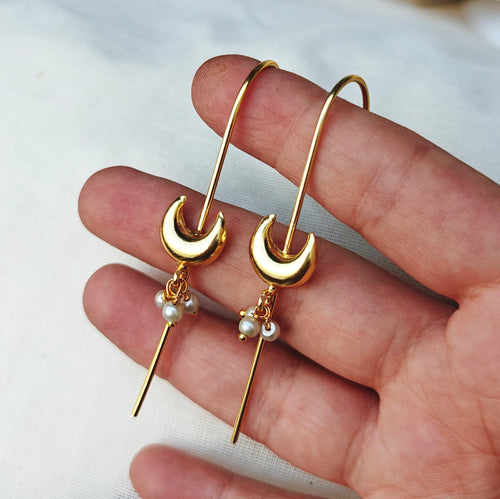 Chandrakor pearl Needle Earcuffs