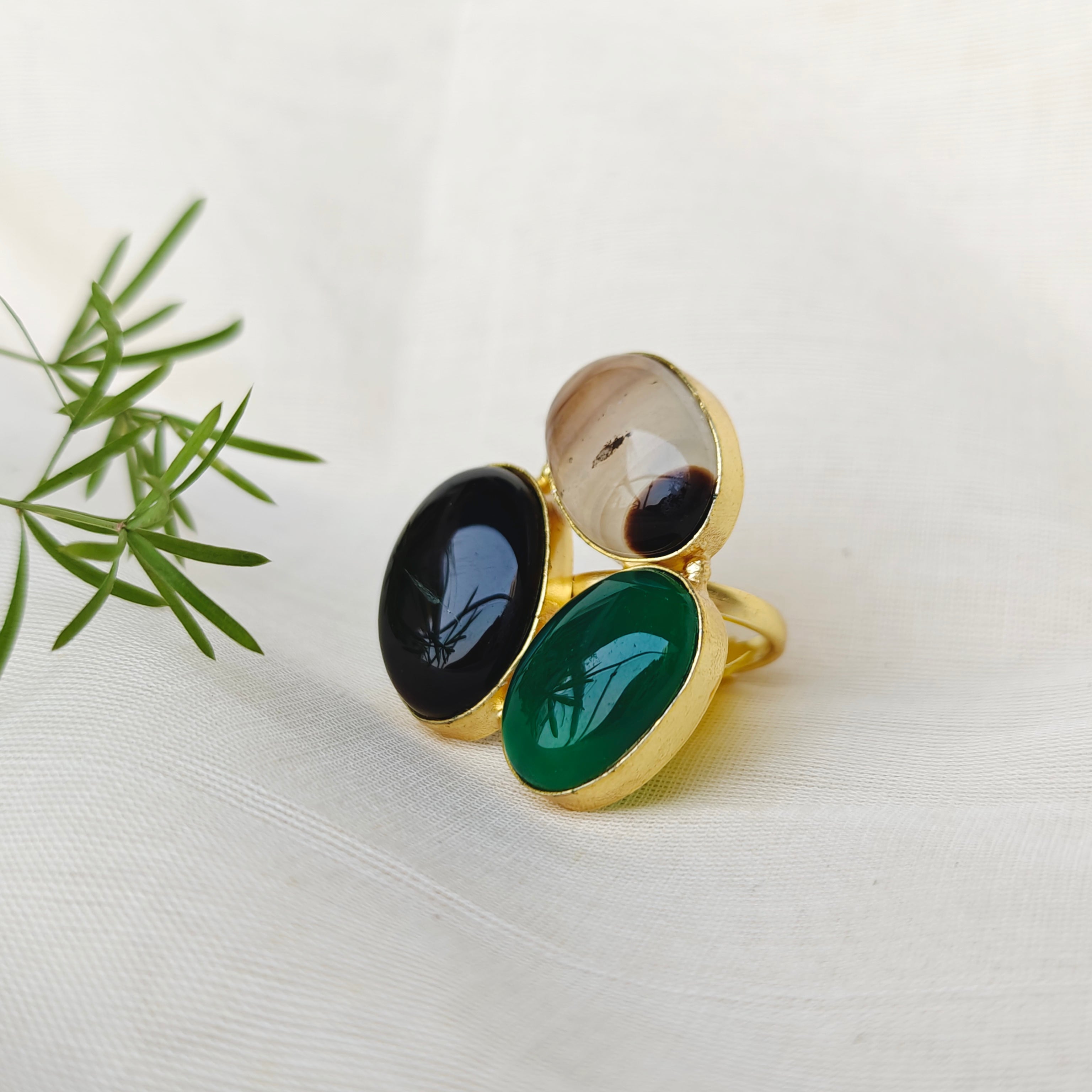 Large cab stones trio finger ring