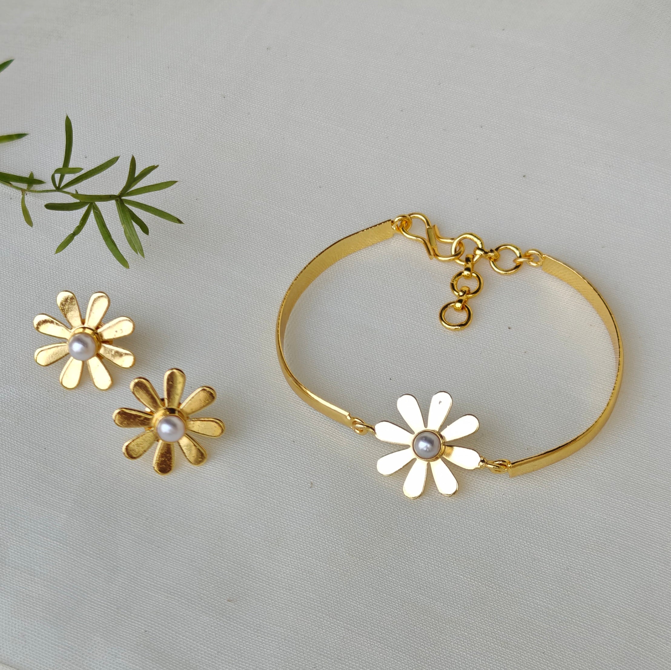 Golden Daisy Pearl Bracelet & Earrings Set