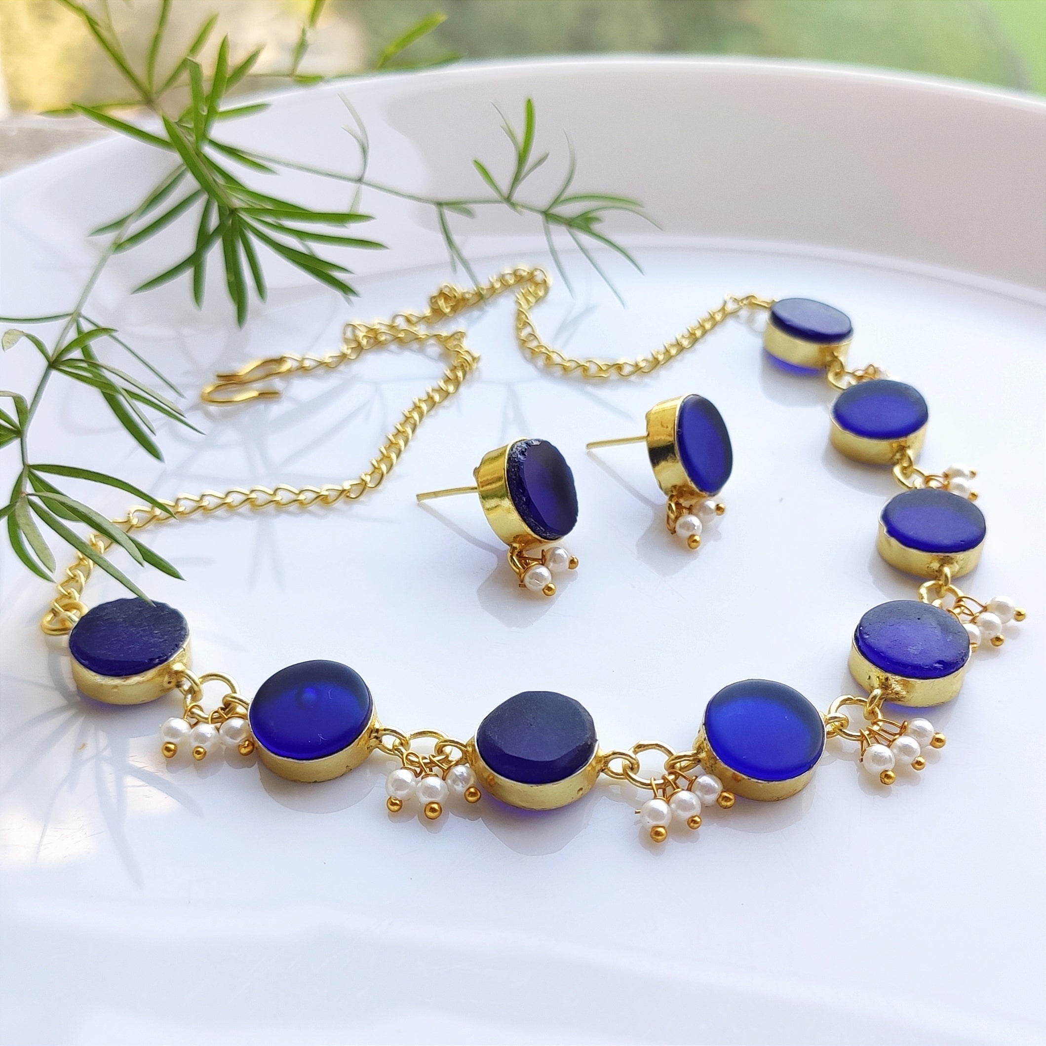 Button choker set with pearl hangings - blue