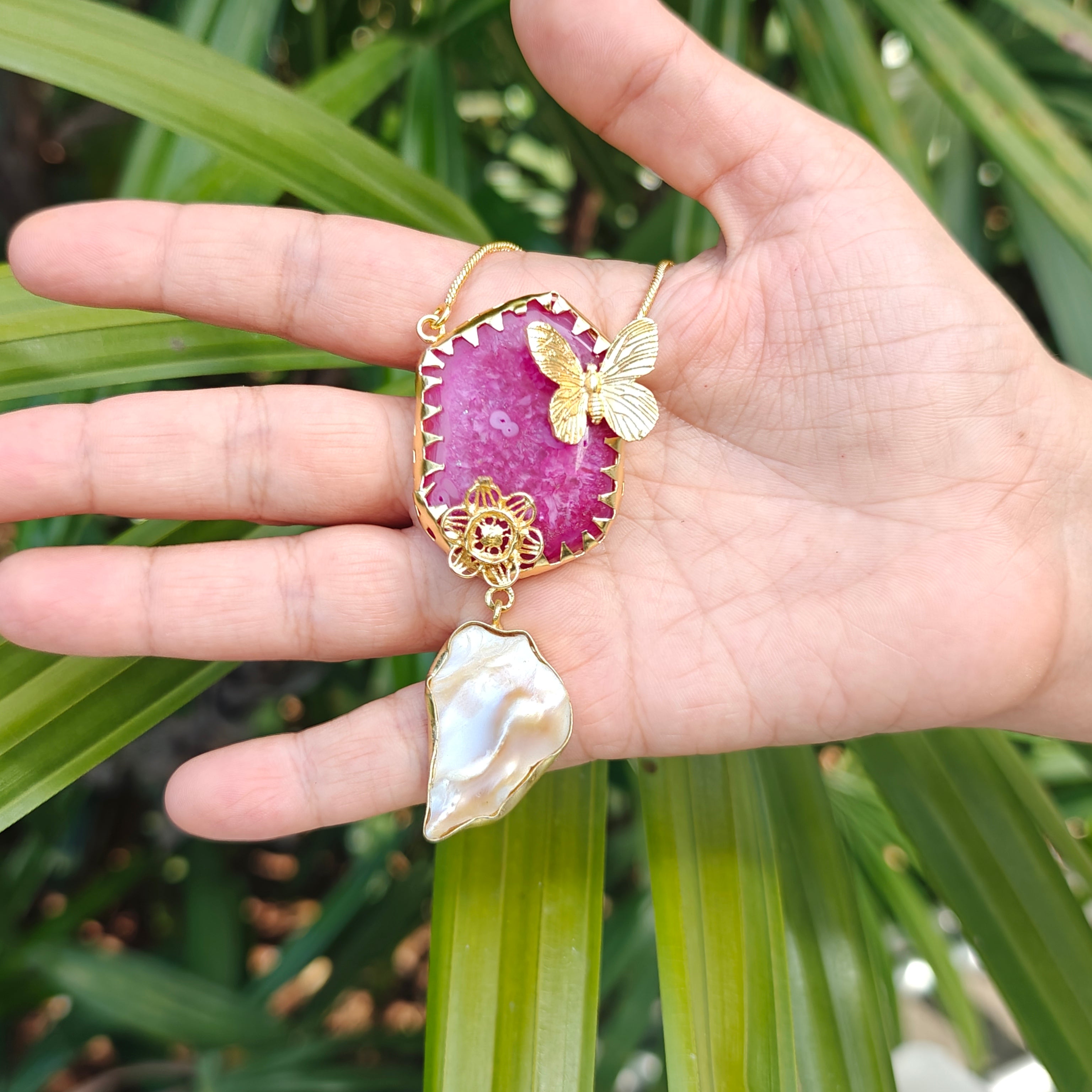 Garden Agate and Baroque Pearl pendant chain