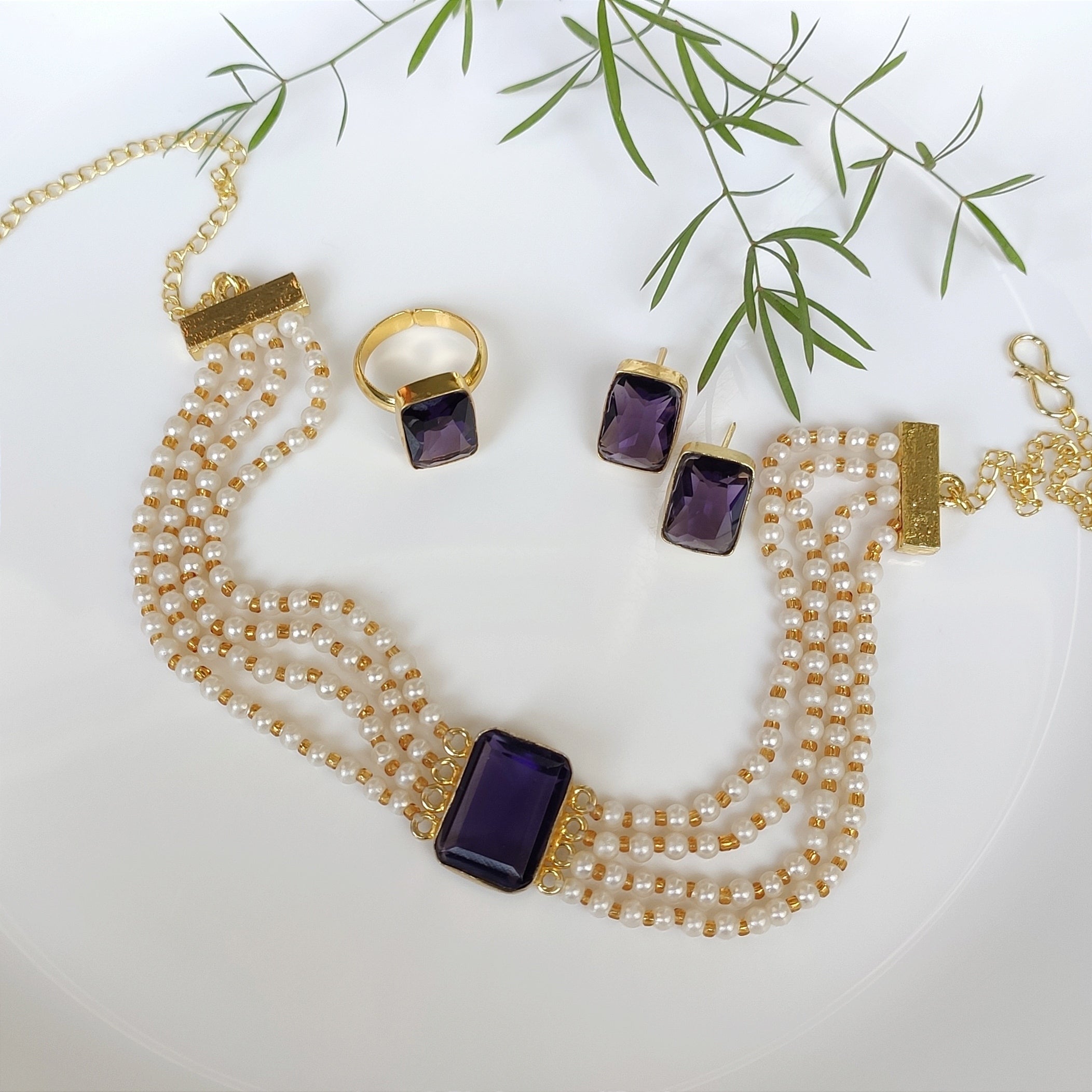 Minimal layered pearls choker set - purple