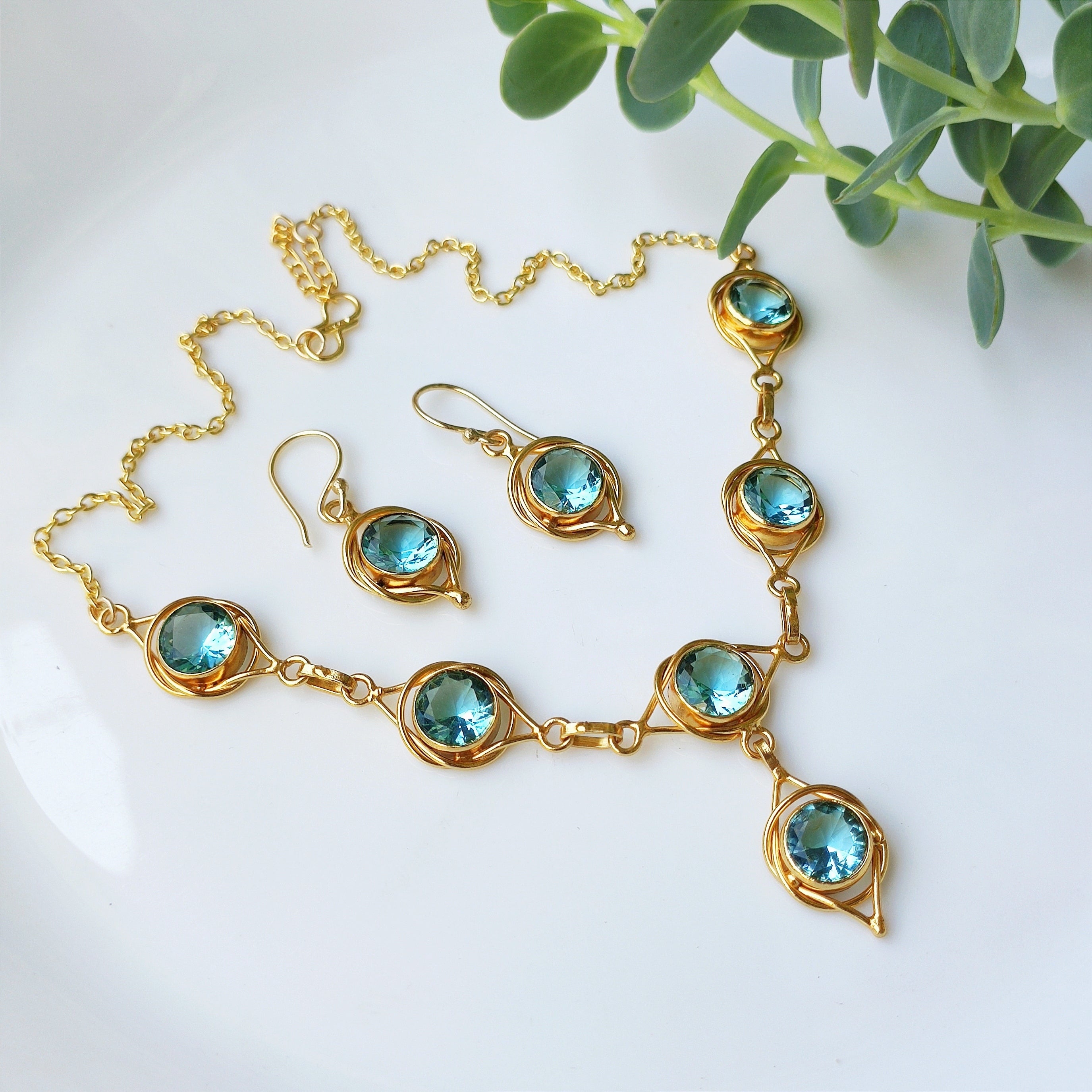 Cyan sparkle princess necklace set