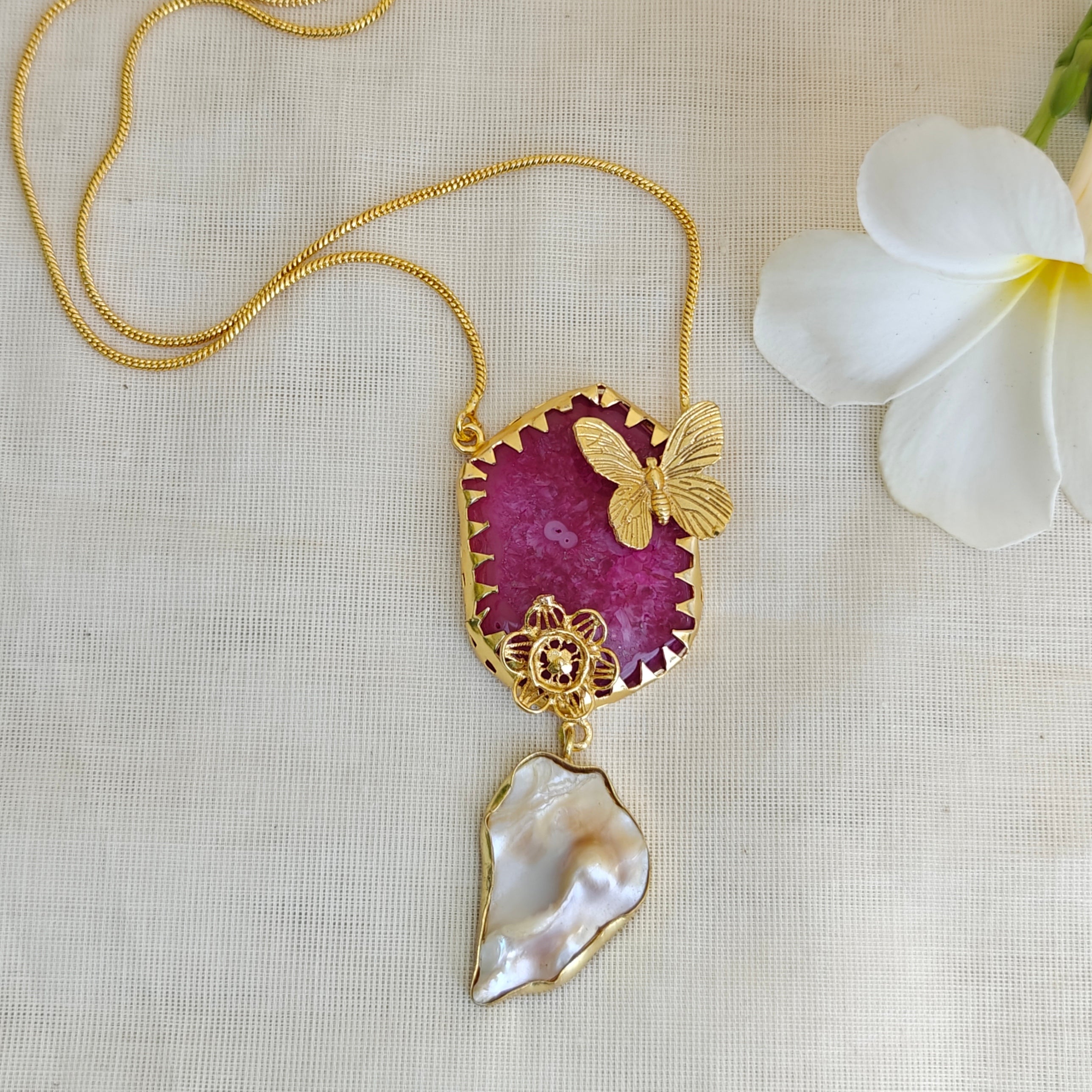 Garden Agate and Baroque Pearl pendant chain