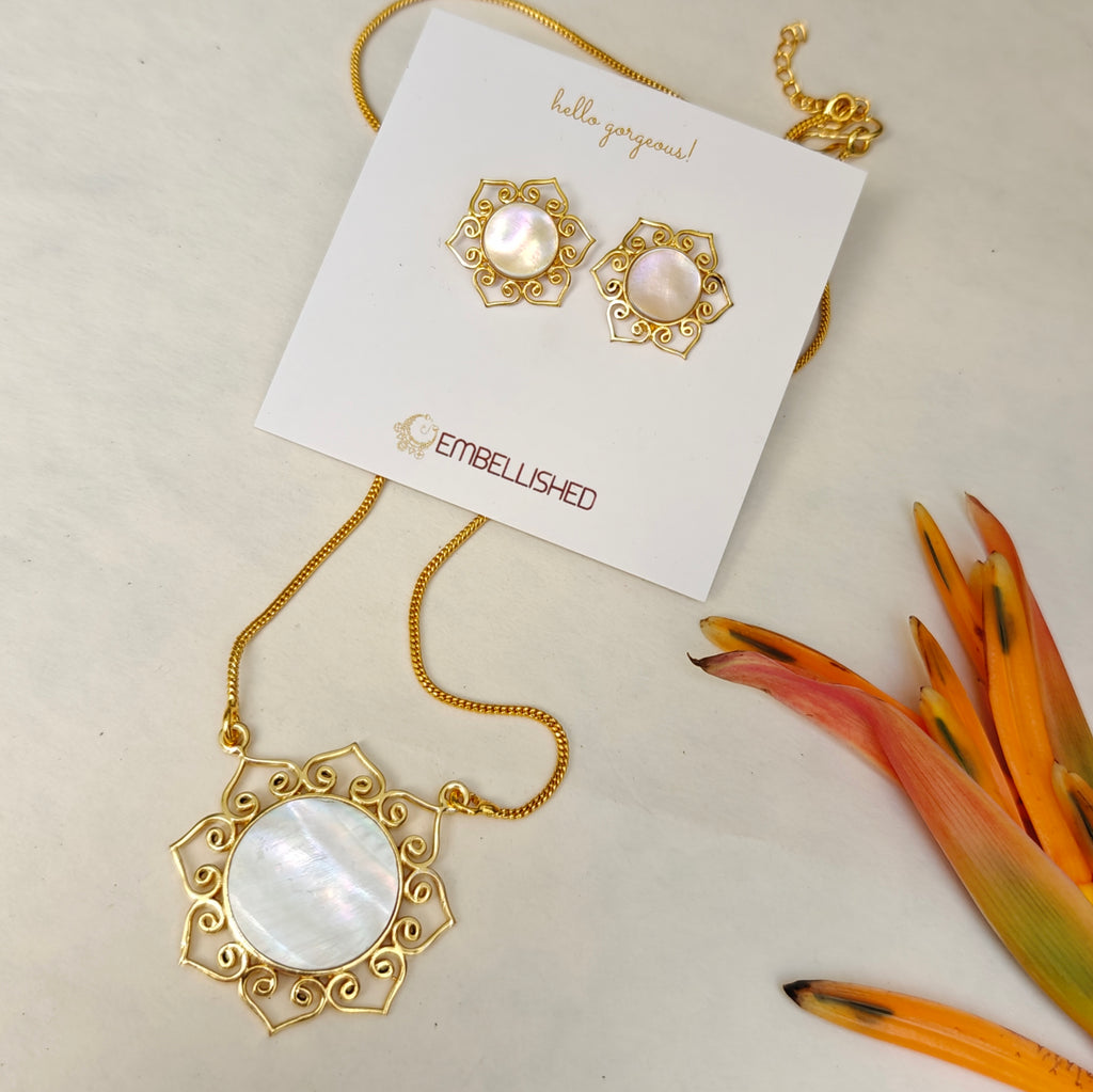 Mother of Pearl Filigree Pendant necklace set