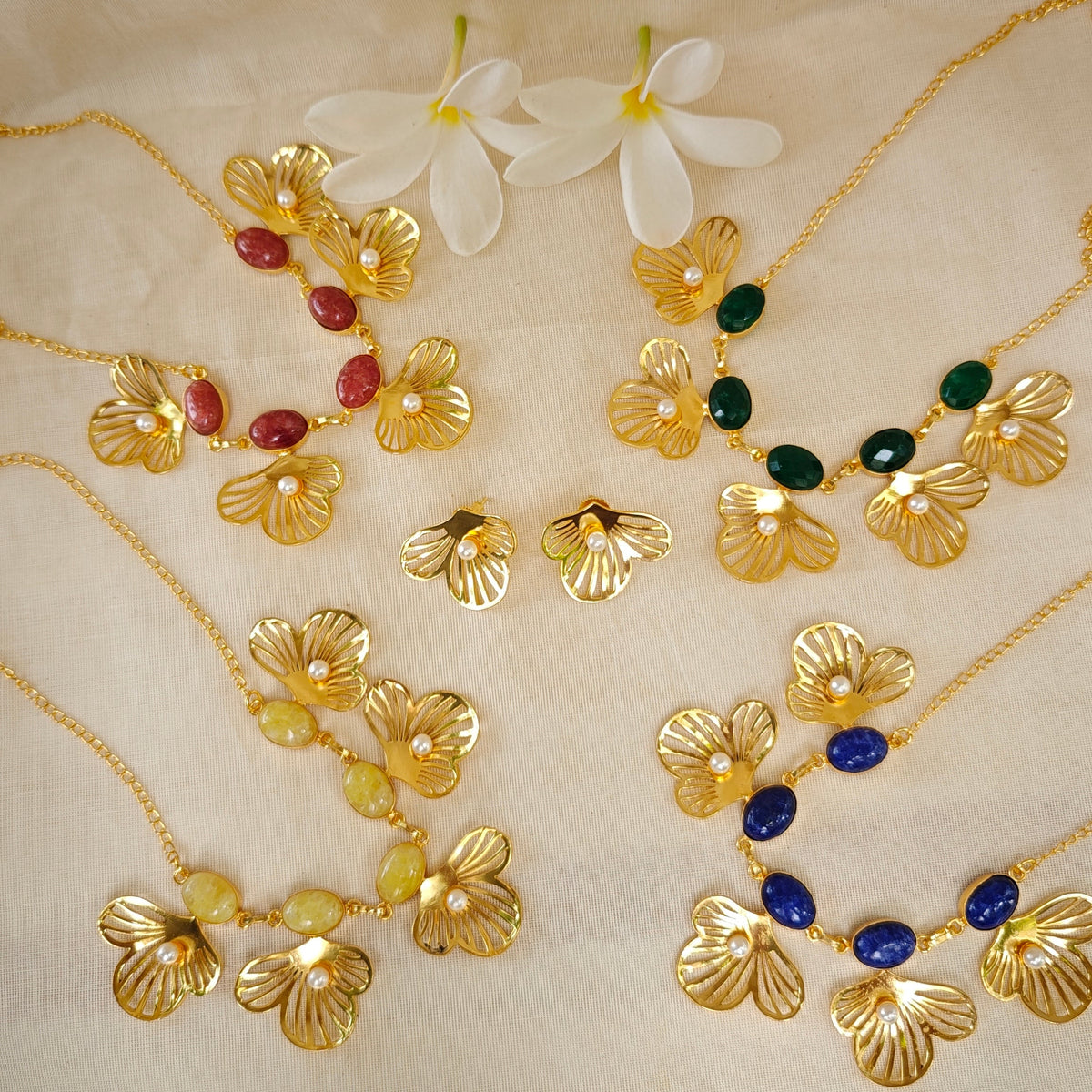 Vibrant Stones and Filigree Blooms necklace set