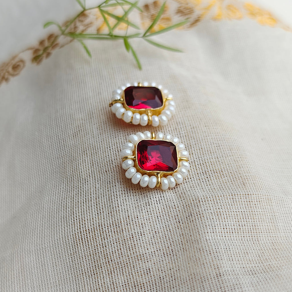 🟥 Red Pearl Halo studs