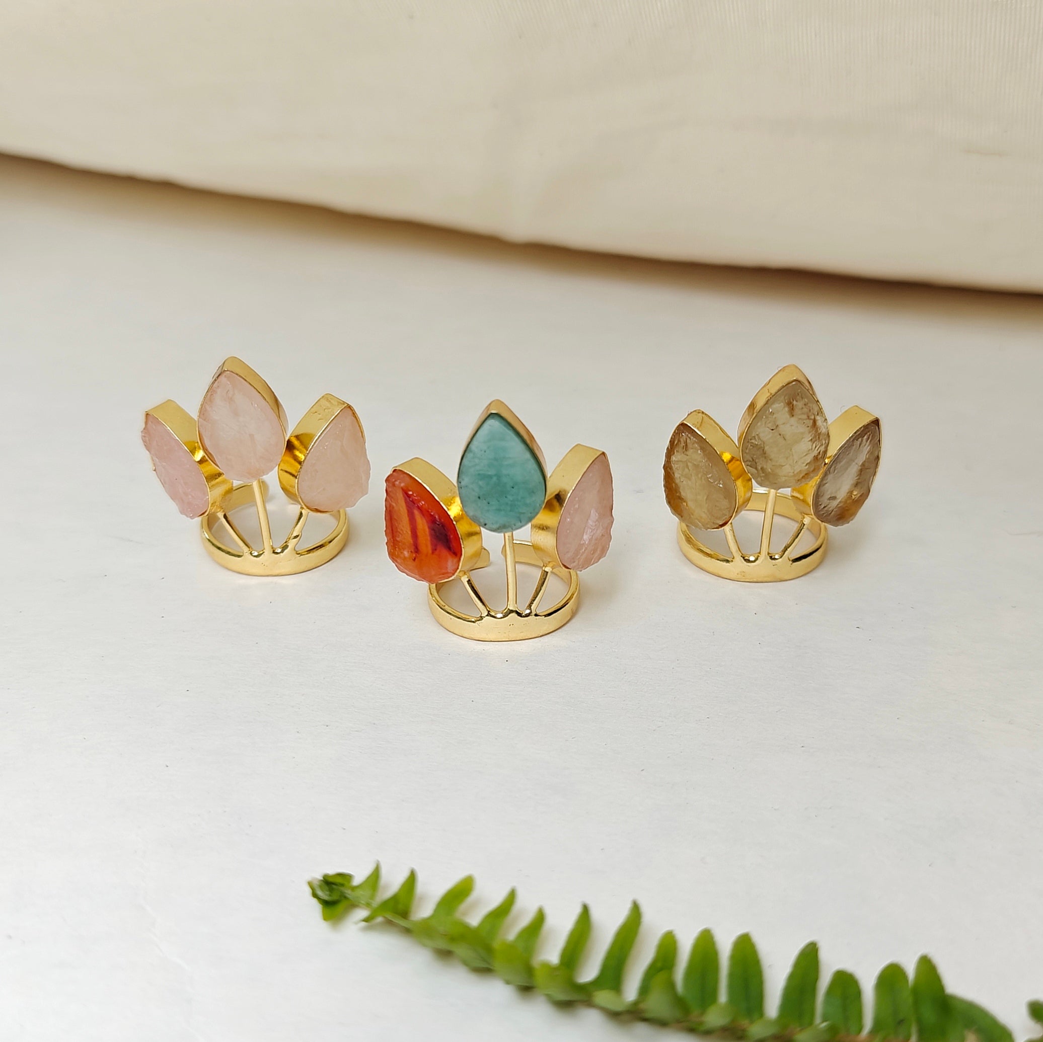 Raw stones Crown finger ring